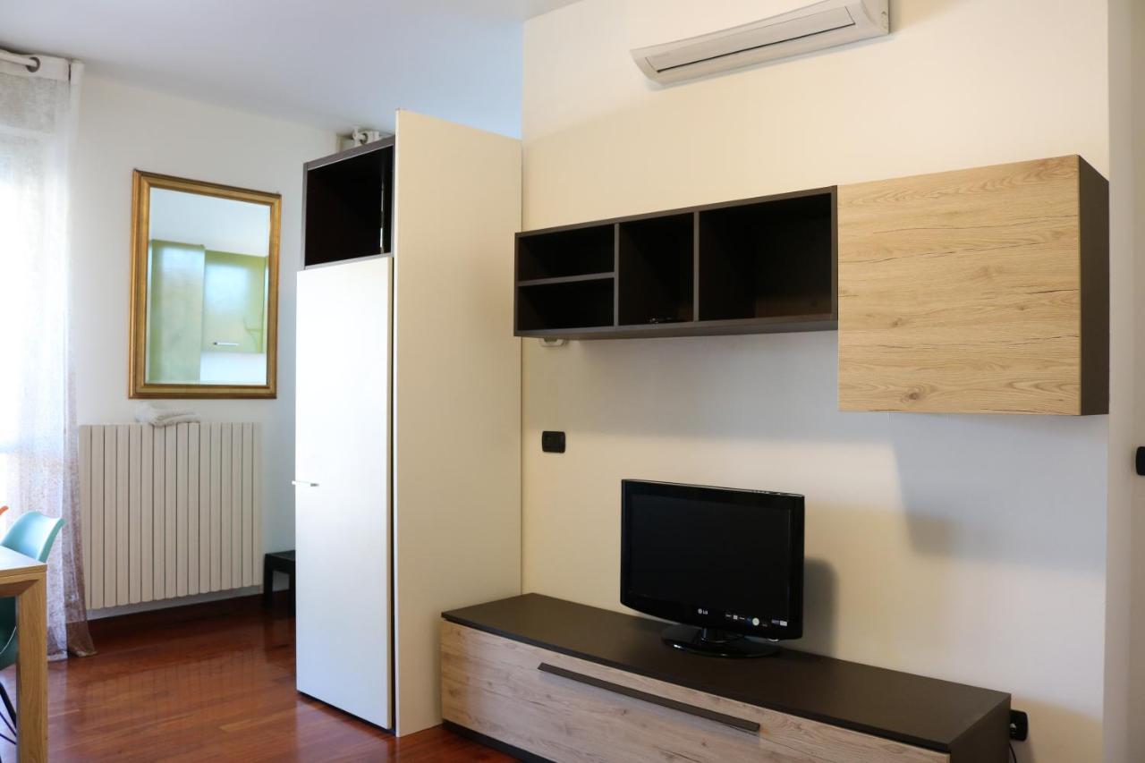 Happy Flat With Terrace Apartment Milan Luaran gambar